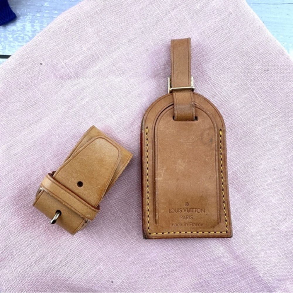 AUTHENTIC Vachetta Leather Luggage tag and loop.